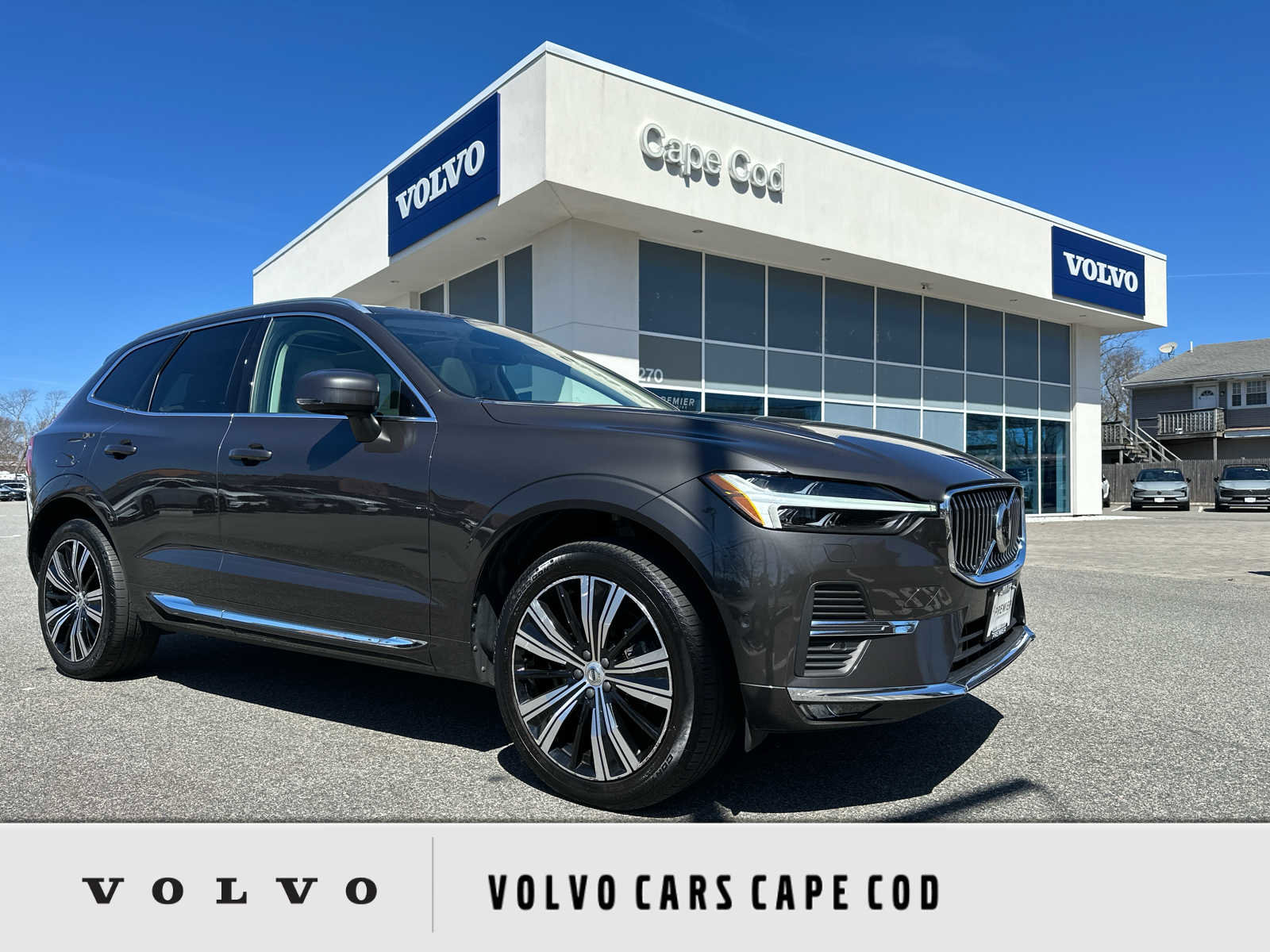Used 2023 Volvo XC60 B5 Plus w/ Climate Package image 1
