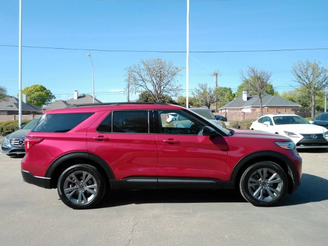 Used 2023 Ford Explorer XLT w/ Equipment Group 202A AWD/4WD image 5