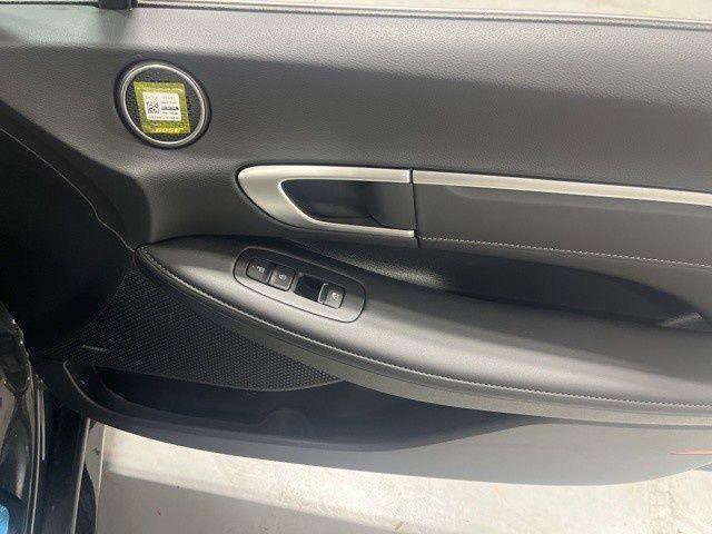 New 2025 Hyundai Sonata Limited image 21