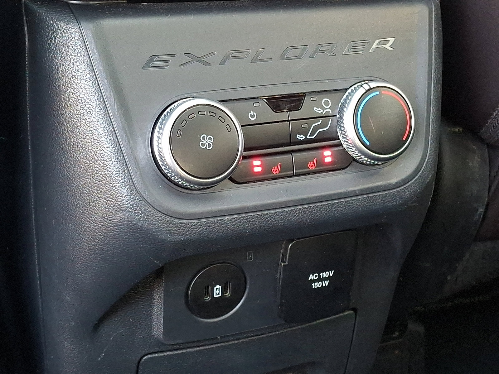 Used 2025 Ford Explorer Platinum w/ LUX Leather Package image 11