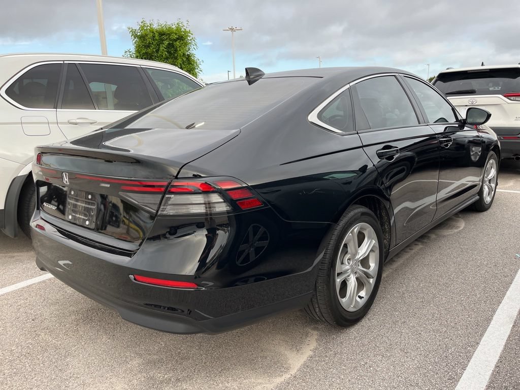 Certified 2023 Honda Accord LX image 3