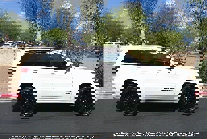 Used 2020 Jeep Grand Cherokee Altitude image 4