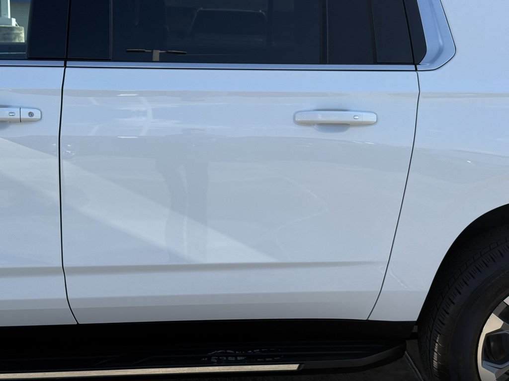 New 2026 Chevrolet Suburban LT w/ Comfort Package image 17