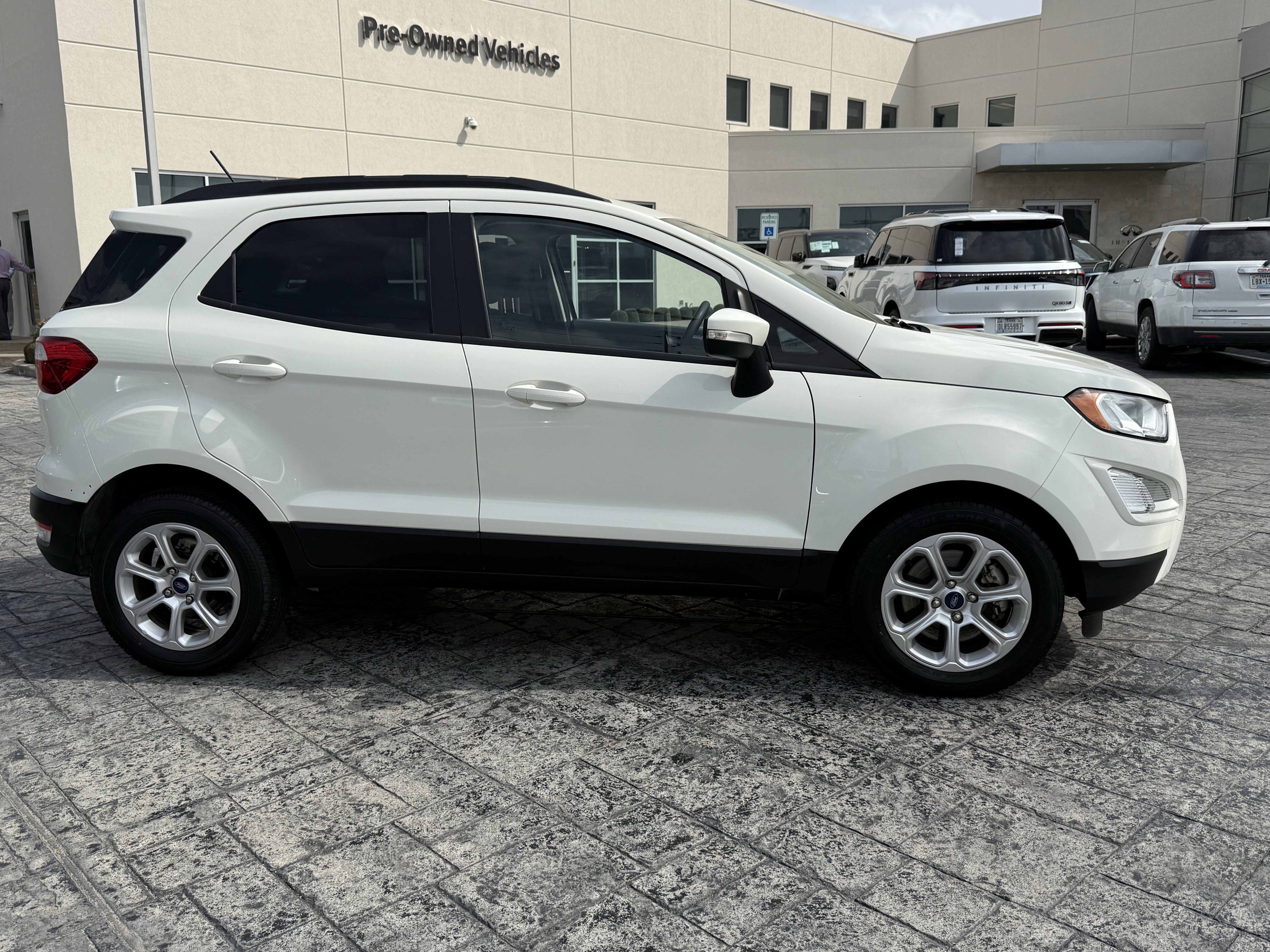 Used 2021 Ford EcoSport SE w/ SE Convenience Package image 8