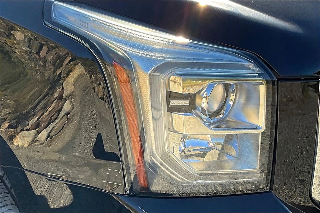 Used 2019 GMC Yukon XL Denali w/ Denali Ultimate Package image 29