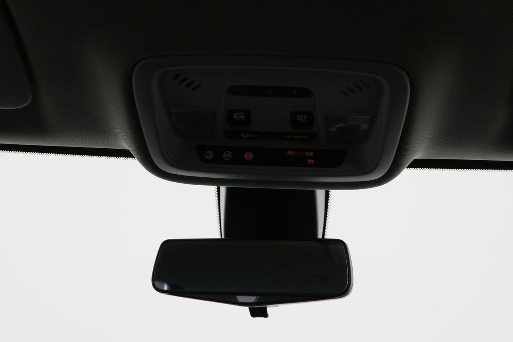 Used 2018 Chevrolet Traverse Premier w/ Driver Confidence II Package image 27