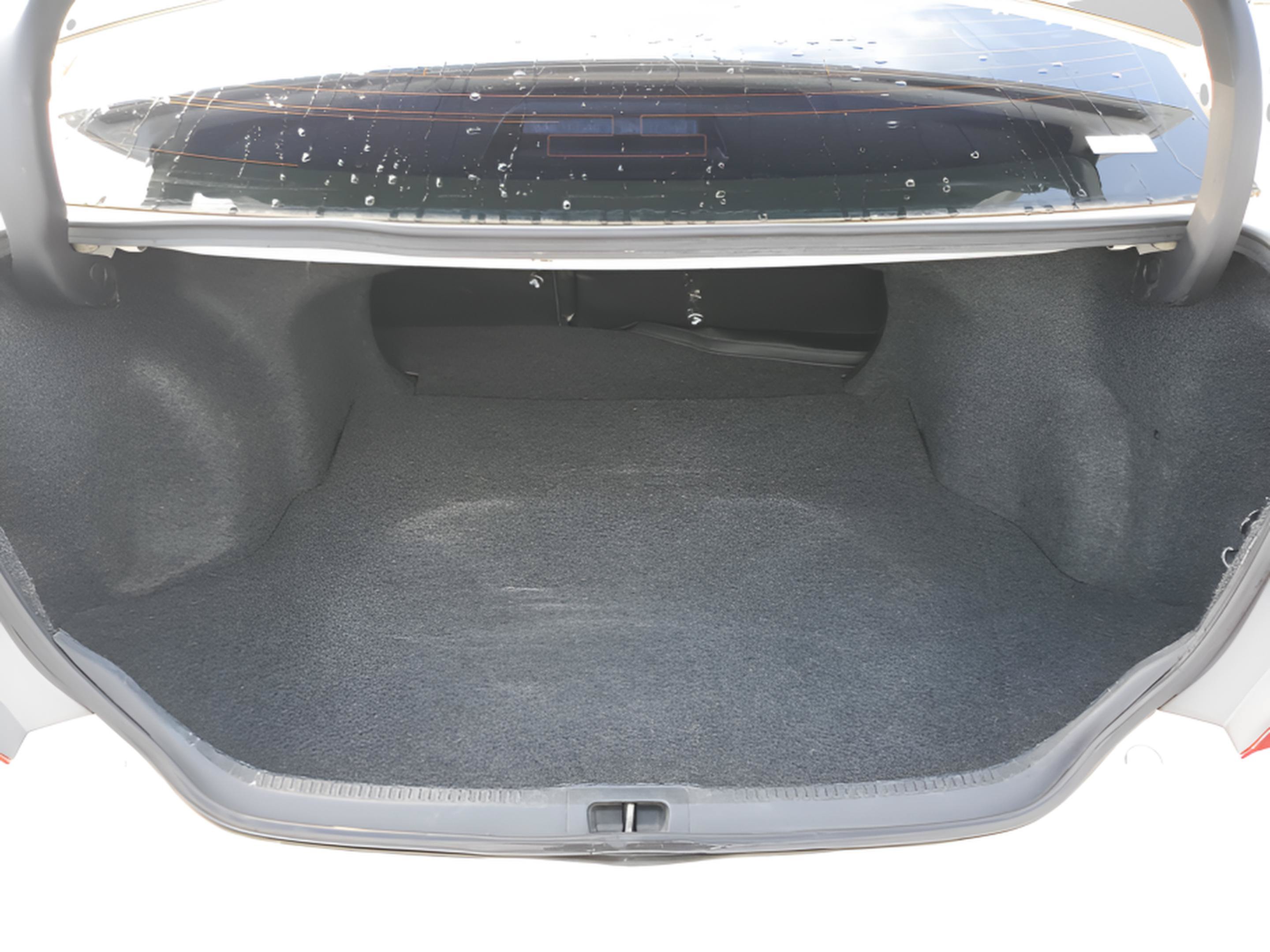 Used 2015 Toyota Camry SE FWD image 7