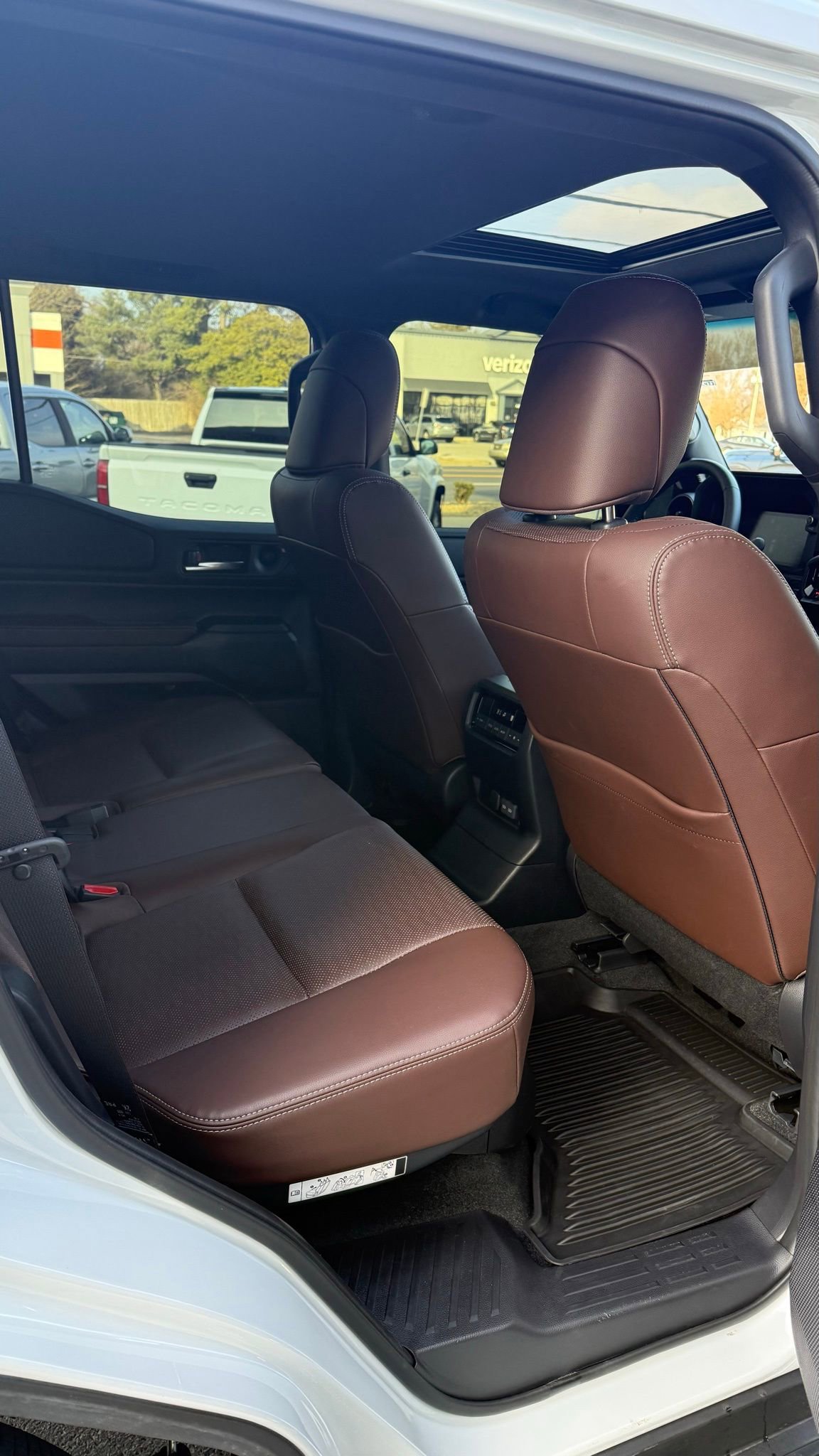 Used 2025 Toyota Land Cruiser image 22