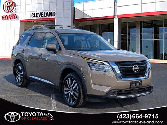 Used 2024 Nissan Pathfinder Platinum w/ Cargo Package