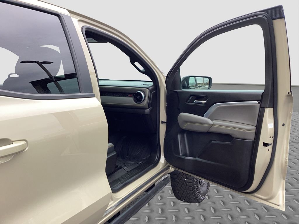 Used 2024 Chevrolet Colorado ZR2 w/ ZR2 Bison Edition image 17