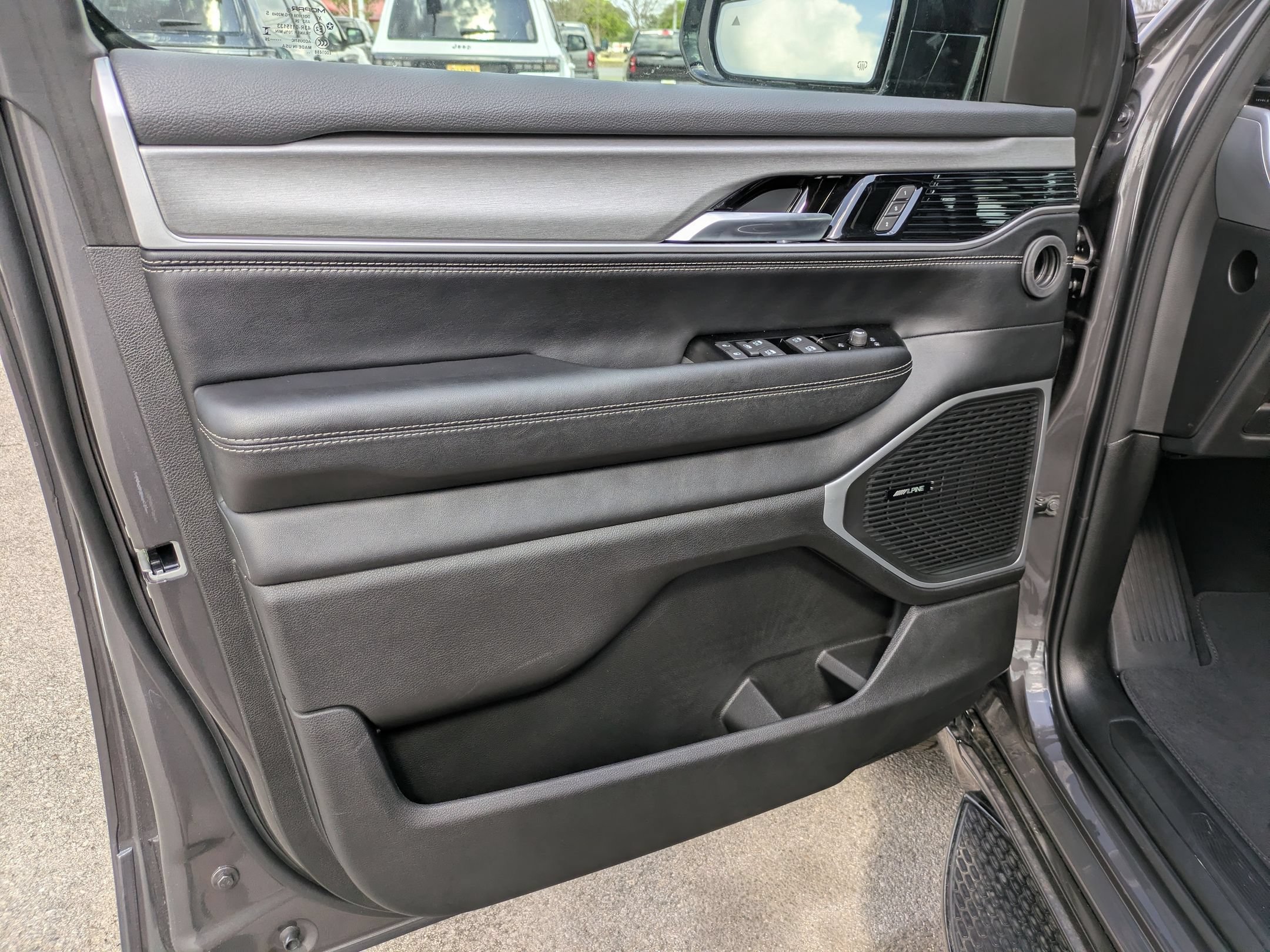 New 2026 Jeep Grand Wagoneer Limited AWD/4WD image 11