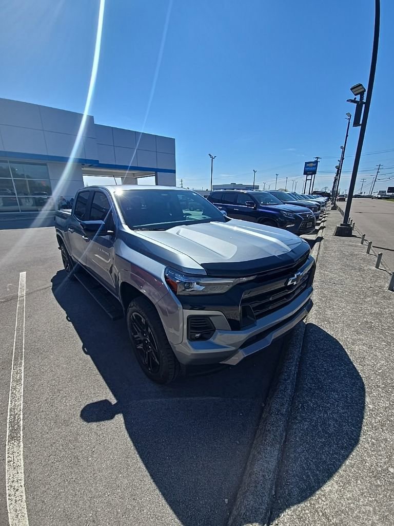 Used 2025 Chevrolet Colorado Z71 w/ Z71 Convenience Package 2 image 1