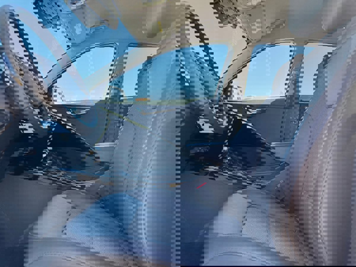 Used 2023 Kia Niro EX image 16