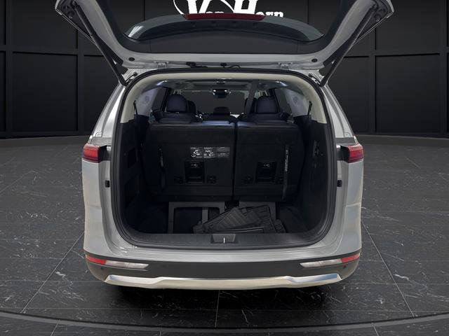 Used 2024 Kia Carnival SX Prestige image 15