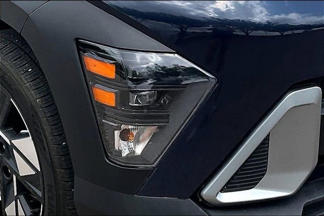Used 2025 Hyundai Kona SEL AWD/4WD image 27
