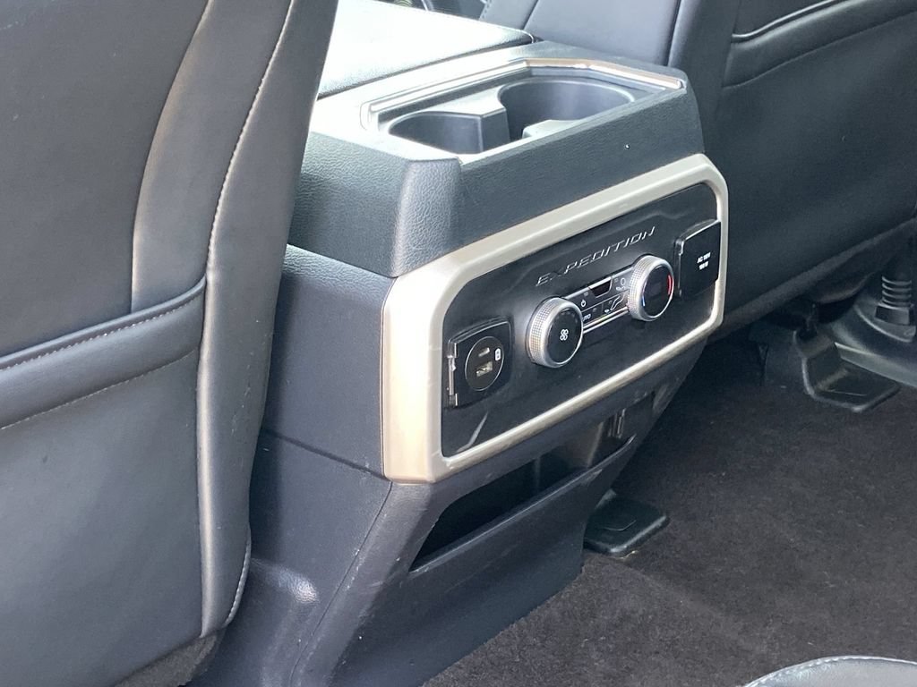 Used 2022 Ford Expedition XLT RWD image 18
