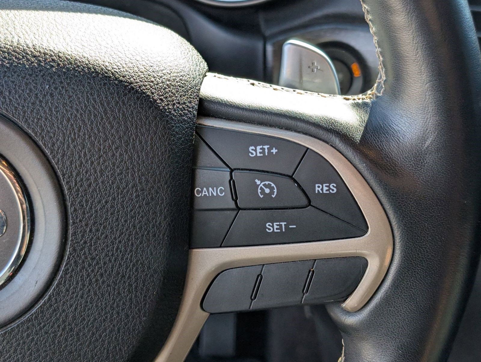 Used 2016 Jeep Grand Cherokee Limited image 25