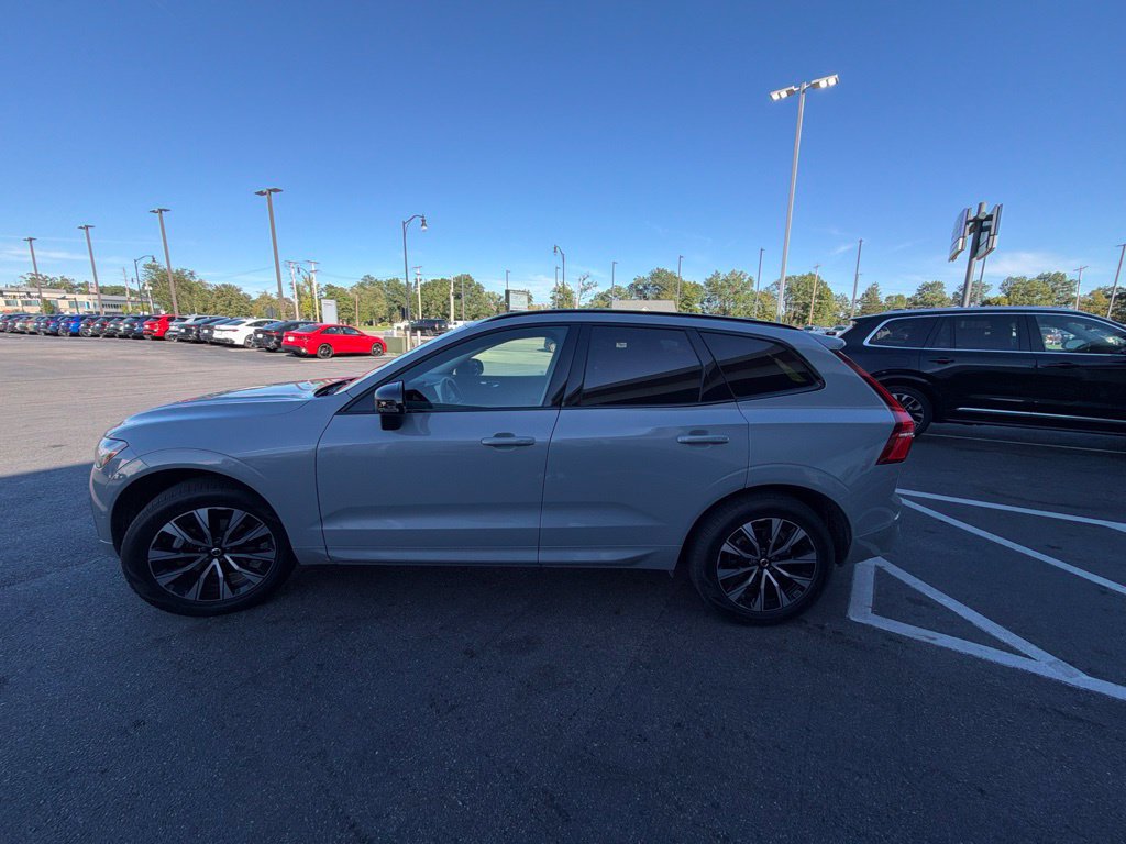 Used 2024 Volvo XC60 B5 Plus w/ Protection Package Premier AWD/4WD image 6