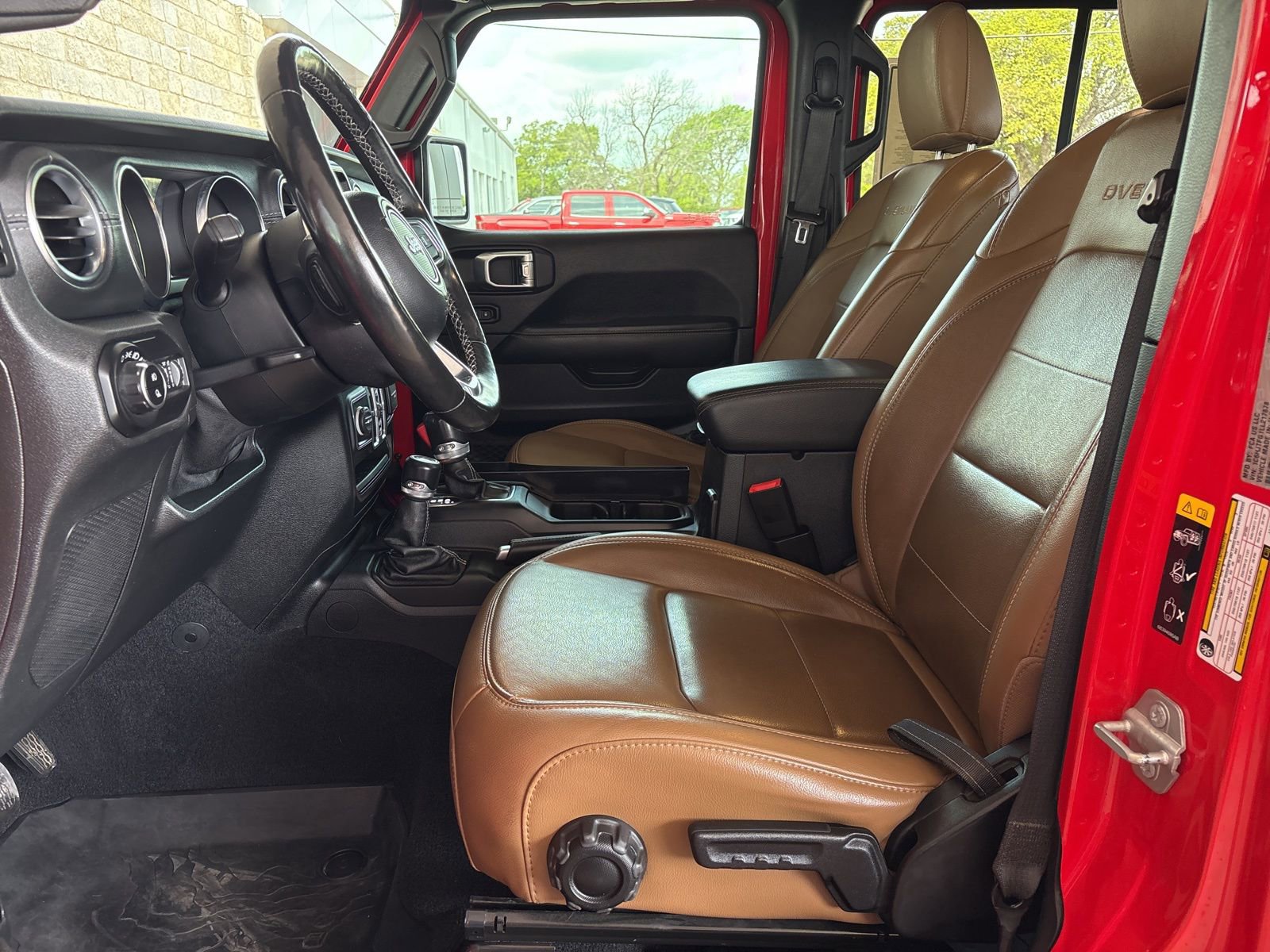 Used 2020 Jeep Gladiator Overland w/ Popular Equipment Package image 13