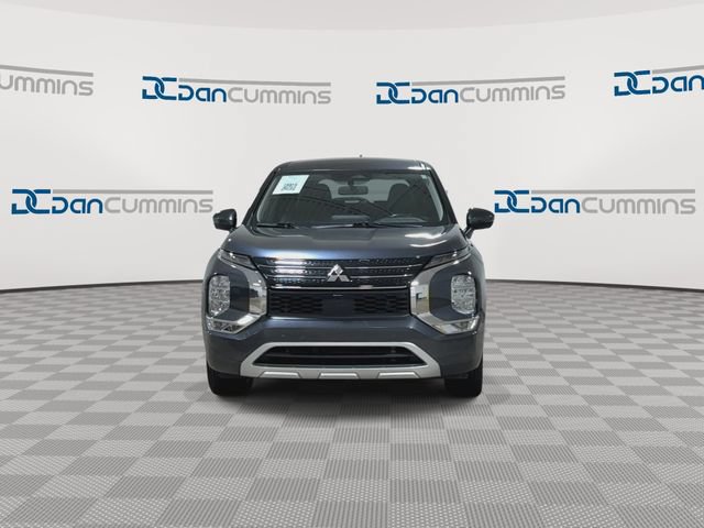 Used 2024 Mitsubishi Outlander SE FWD image 3