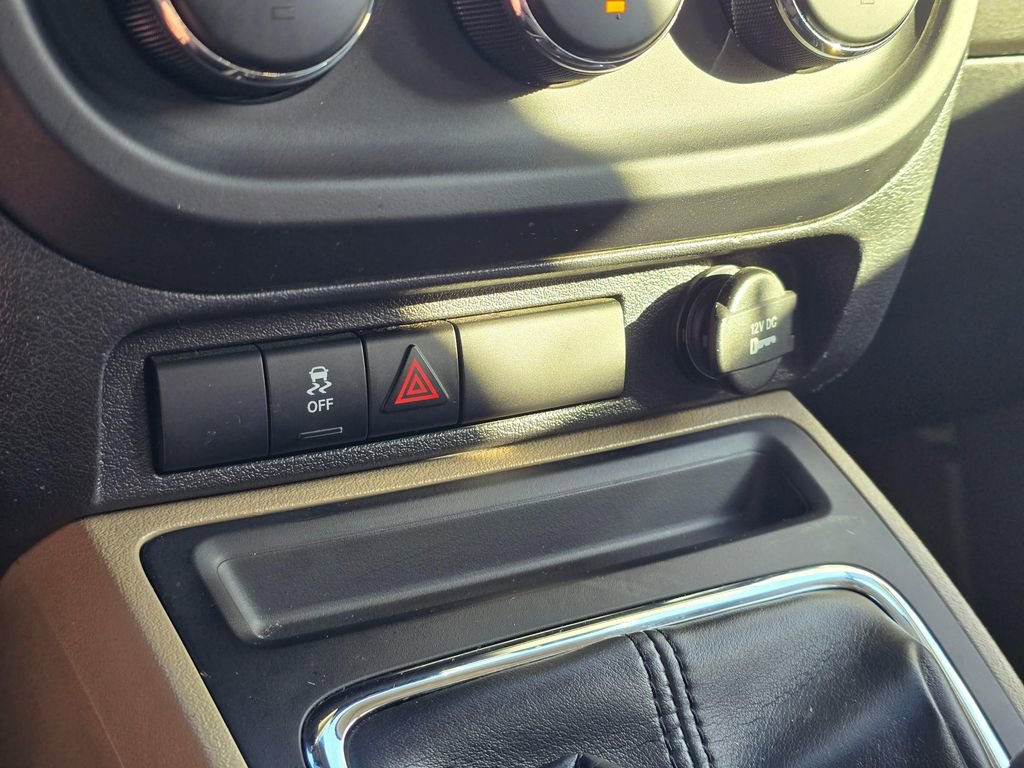 Used 2014 Jeep Compass Sport w/ Power Value Group image 21