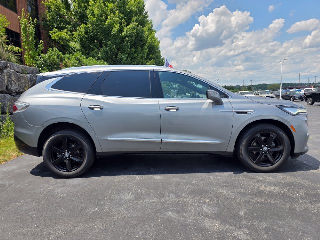 Used 2023 Buick Enclave Essence w/ Experience Buick Package AWD/4WD image 2