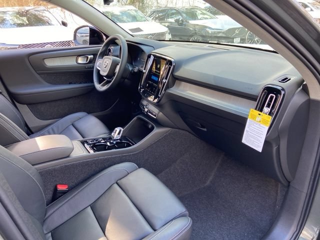 New 2026 Volvo XC40 B5 Ultra w/ Climate Package AWD/4WD image 17