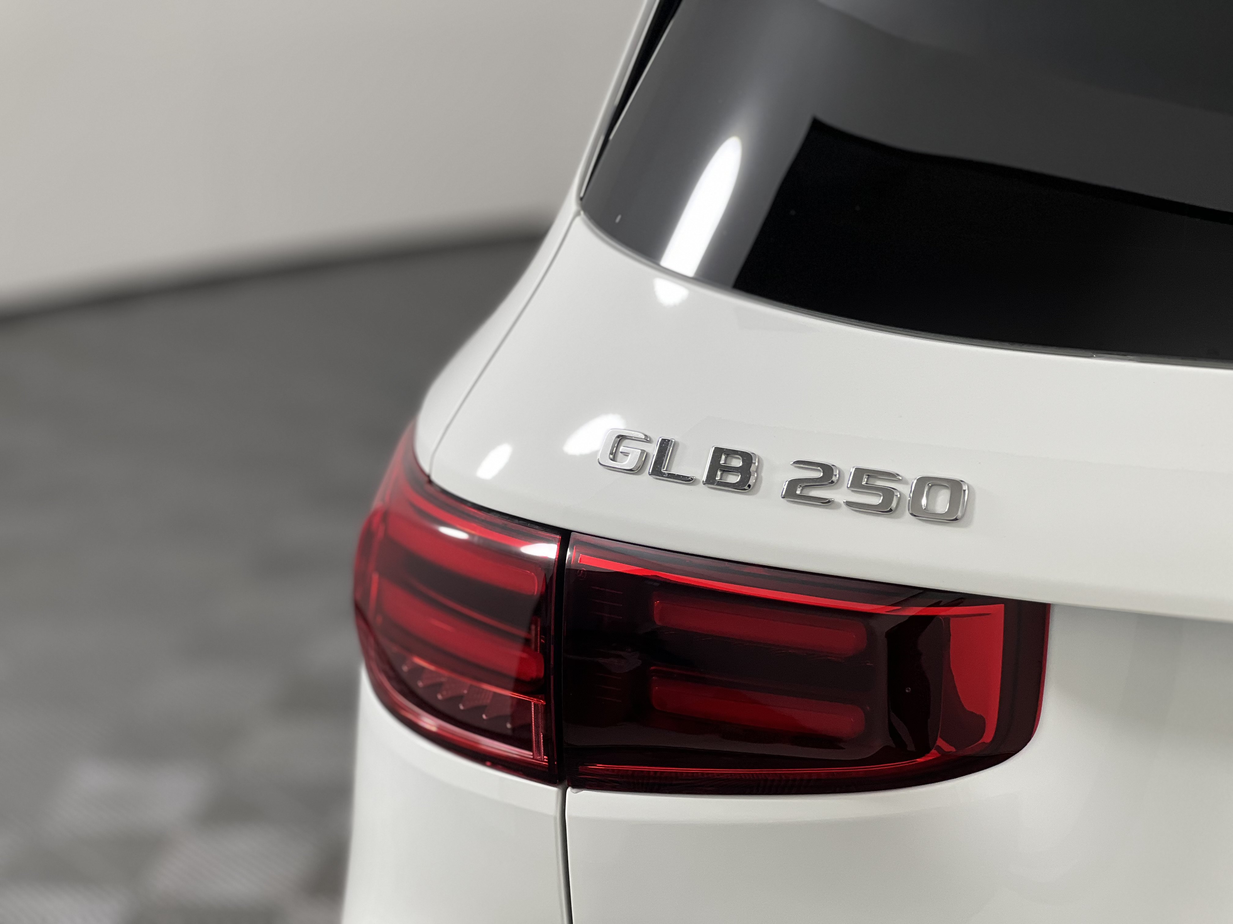 Used 2026 Mercedes-Benz GLB 250 4MATIC image 12