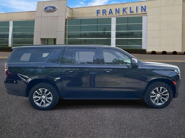 Used 2022 Chevrolet Suburban RST w/ Luxury Package AWD/4WD image 8