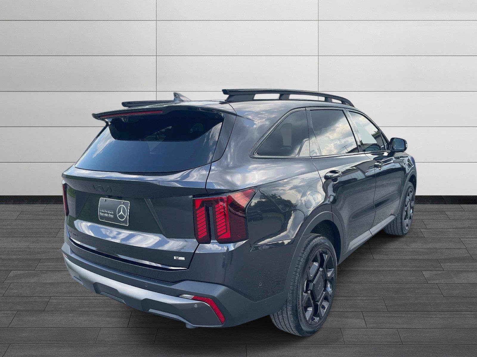 Used 2025 Kia Sorento SX Prestige AWD/4WD image 3