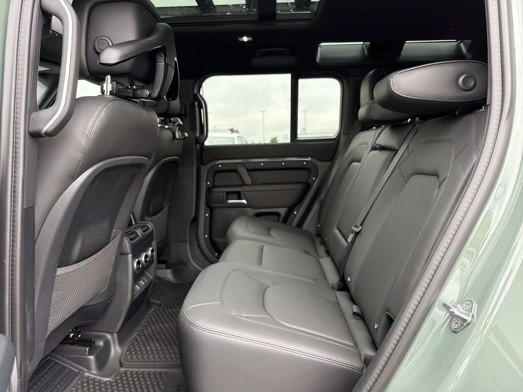 New 2026 Land Rover Defender 110 Trophy Edition AWD/4WD image 5