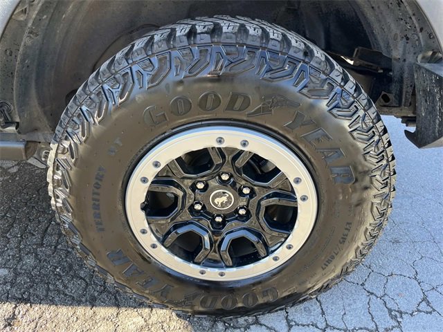 Used 2023 Ford Bronco Badlands image 11