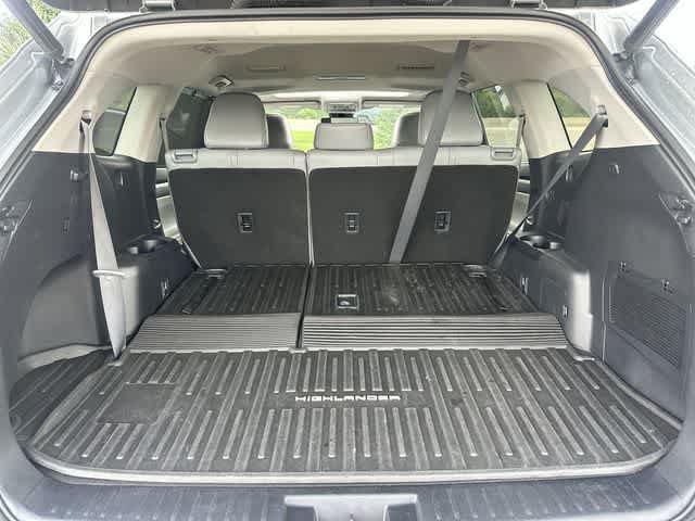 Used 2020 Toyota Highlander XLE AWD/4WD image 26