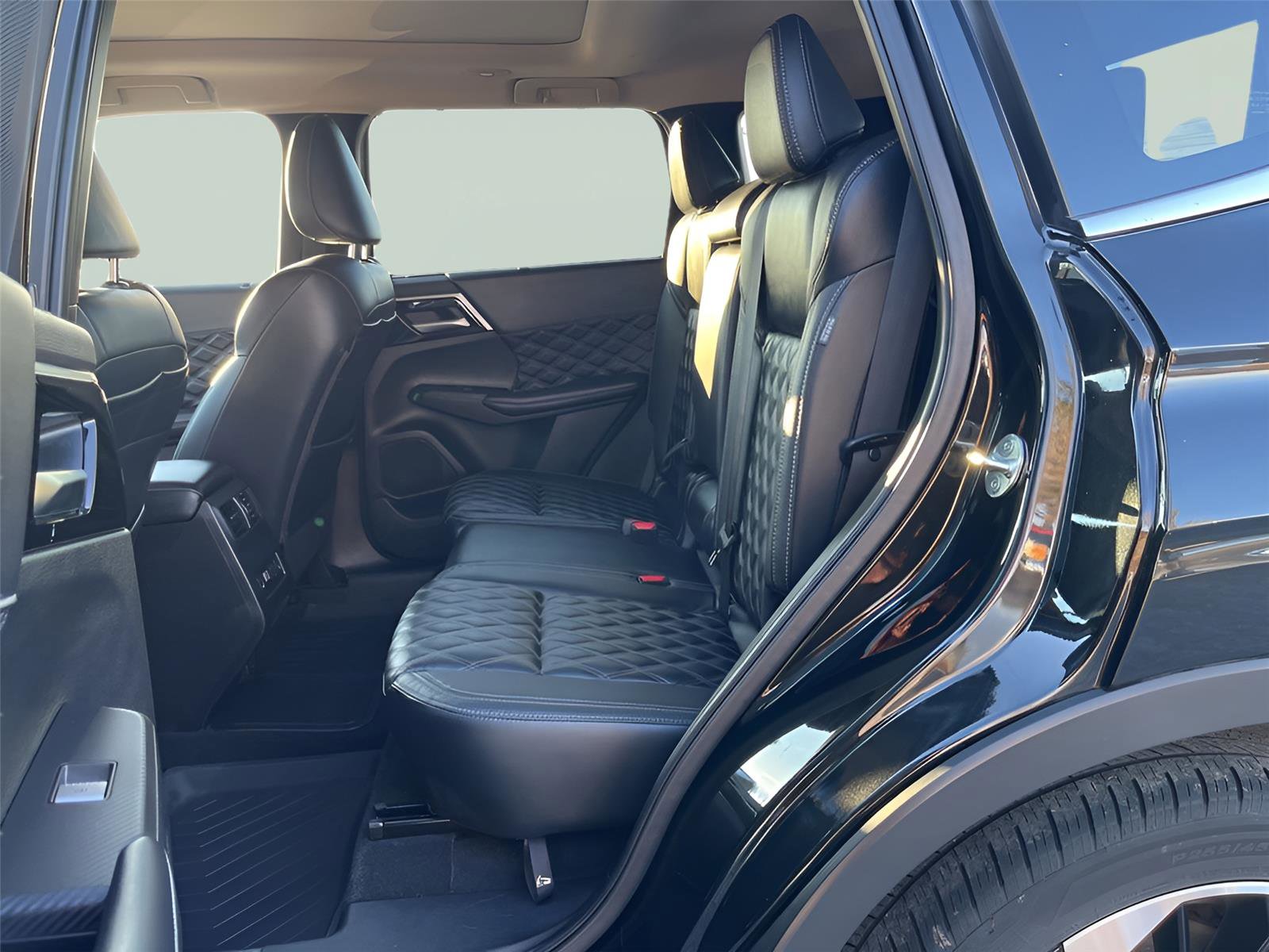 Used 2023 Mitsubishi Outlander SEL image 28