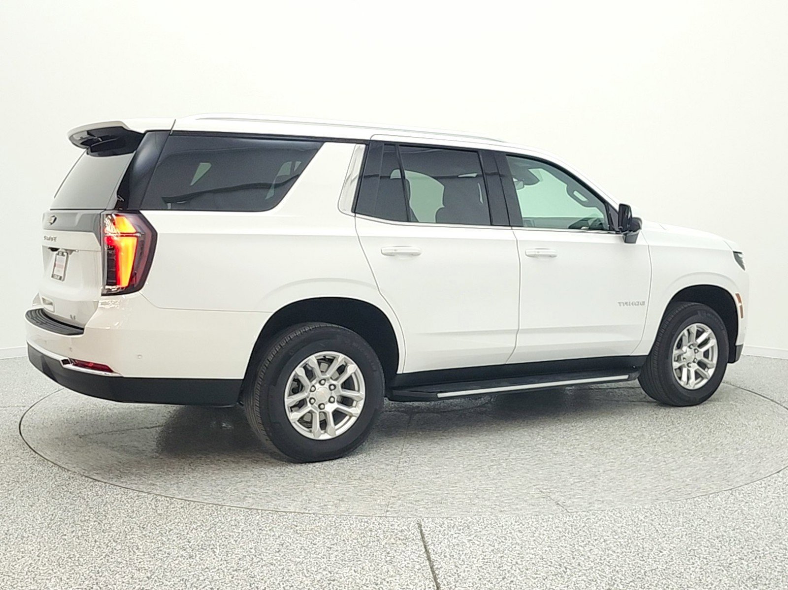 Used 2025 Chevrolet Tahoe LT AWD/4WD image 5