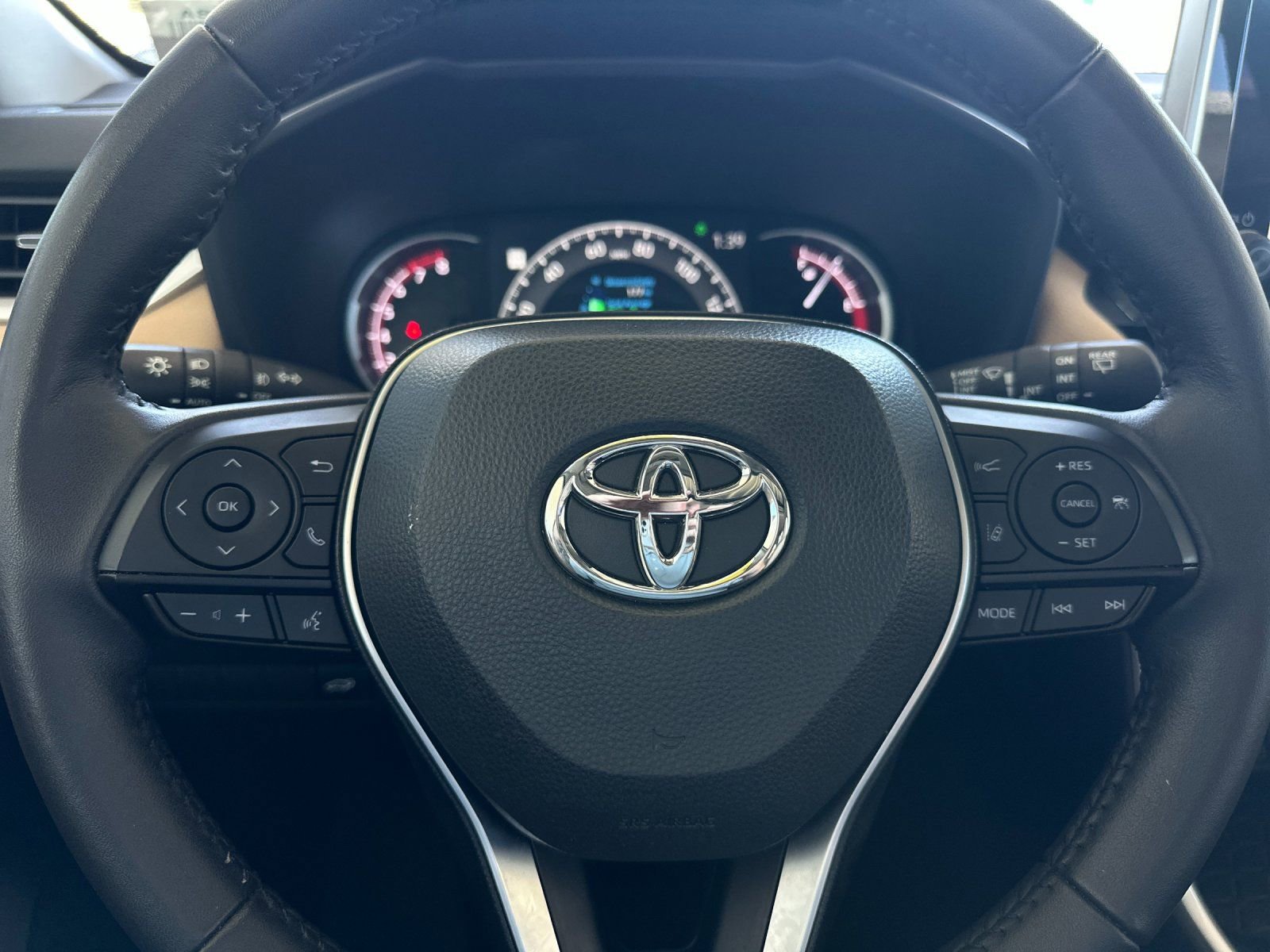 Used 2025 Toyota RAV4 XLE Premium image 22