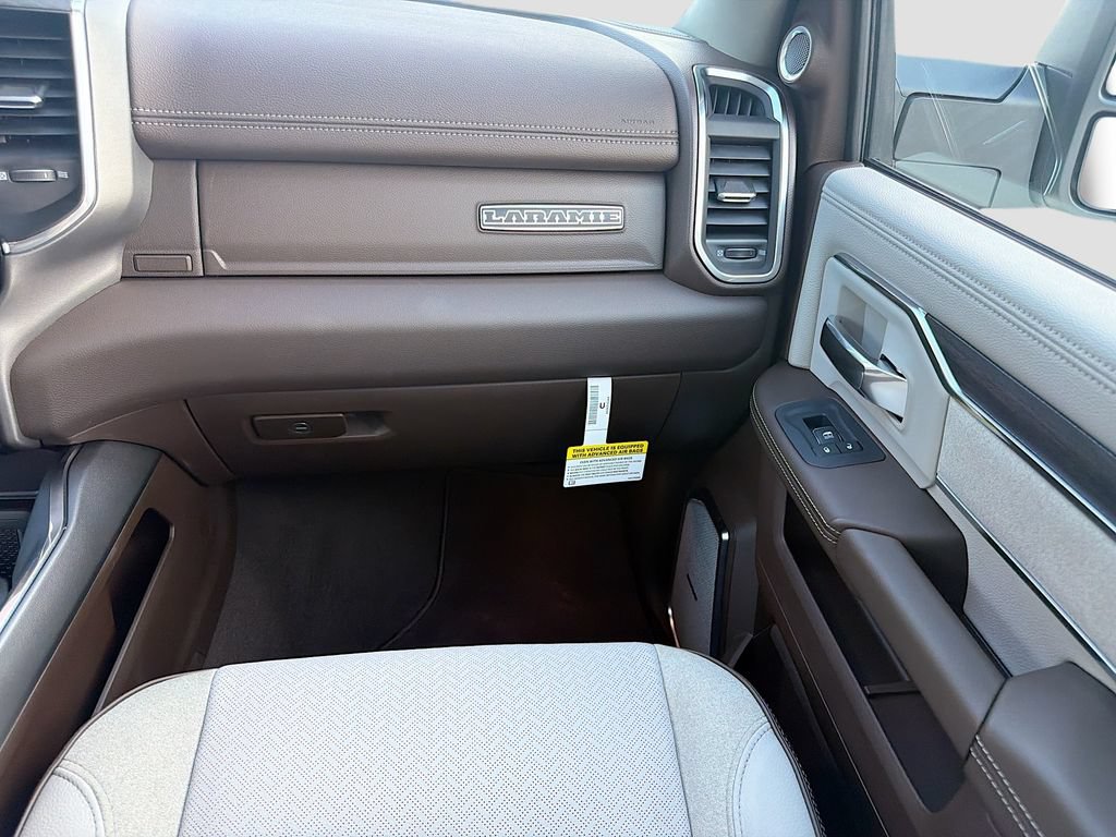 New 2026 RAM 3500 Laramie AWD/4WD image 17