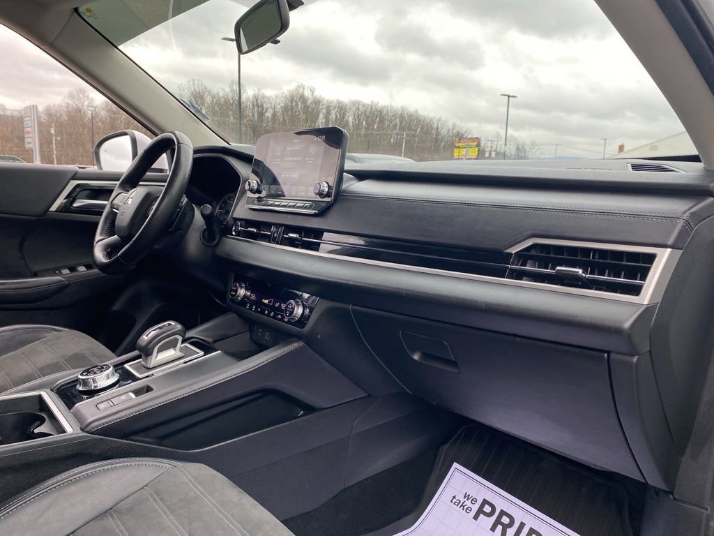 Used 2024 Mitsubishi Outlander SE image 8