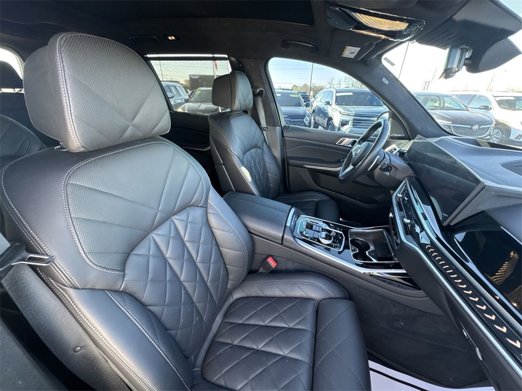 Used 2023 BMW X7 xDrive40i w/ M Sport Package image 26