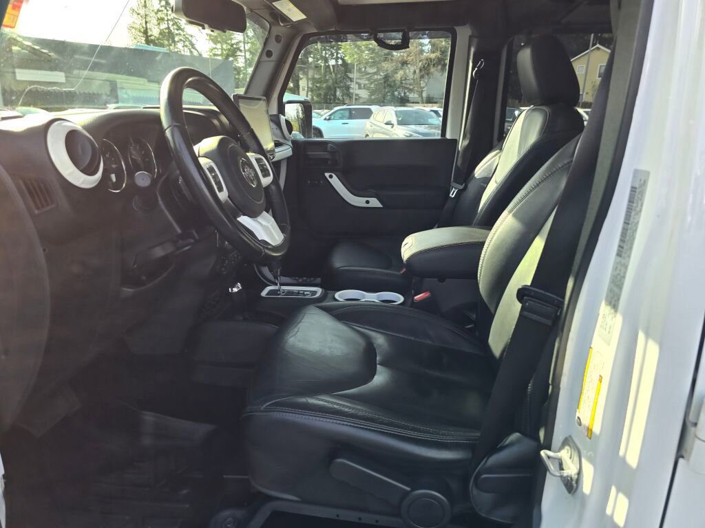 Used 2018 Jeep Wrangler Unlimited Sahara image 4