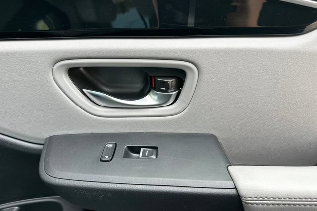 Used 2025 Honda Pilot Touring image 21