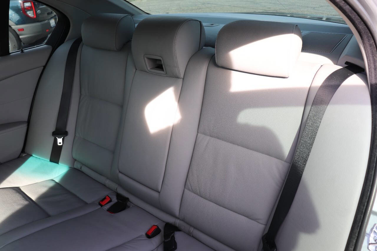 Used 2006 BMW 525xi Sedan image 24