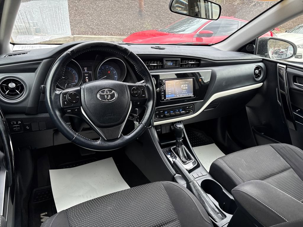 Used 2017 Toyota Corolla iM image 11