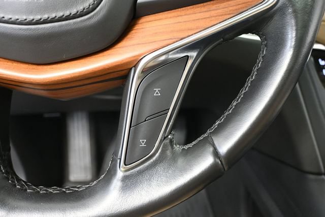 Used 2019 Cadillac XT5 Platinum AWD/4WD image 32