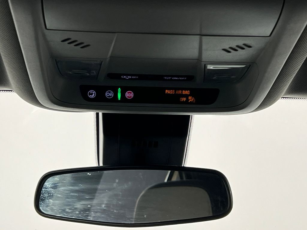 Used 2022 Chevrolet Equinox LT w/ Driver Convenience Package image 22