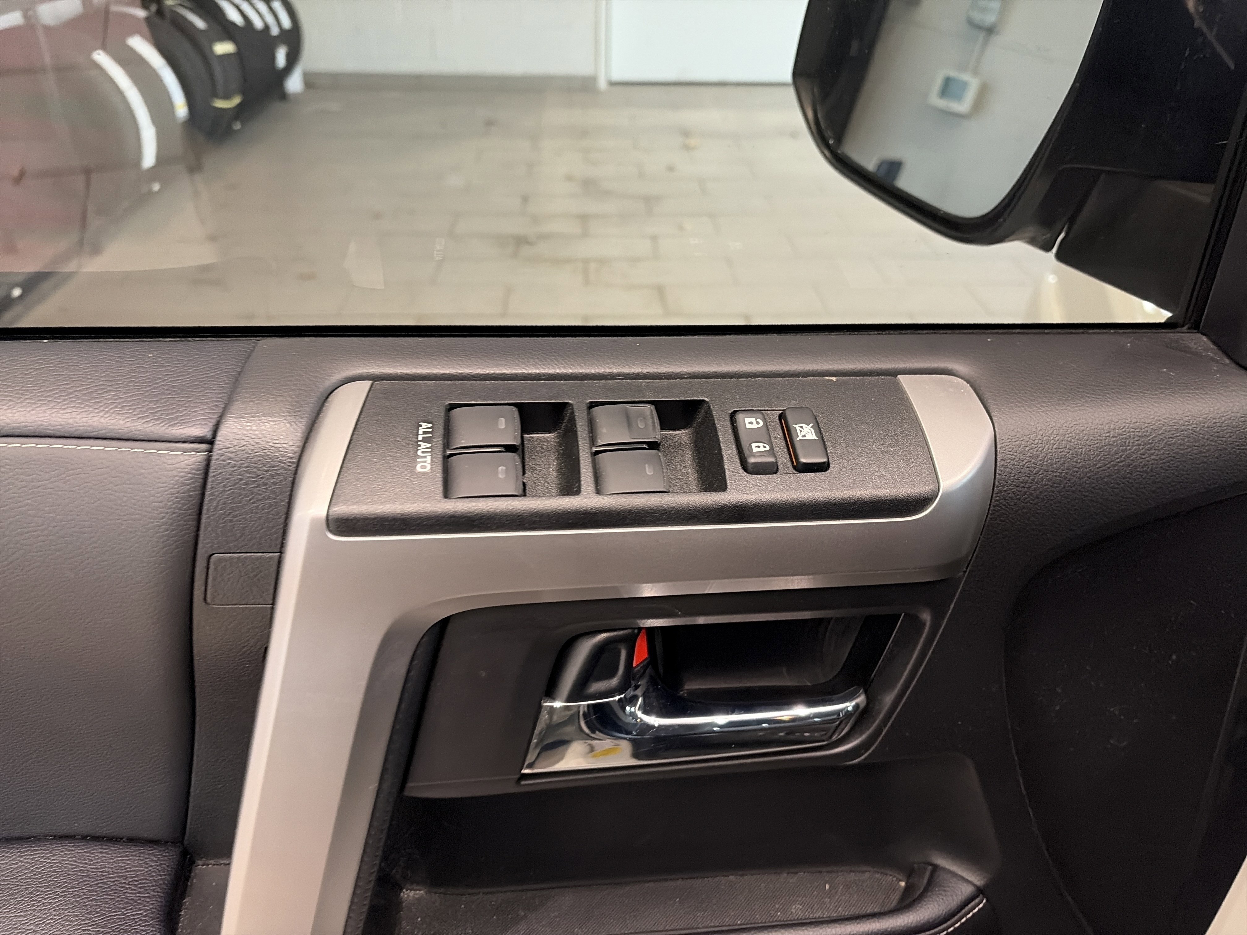 Used 2022 Toyota 4Runner SR5 image 10