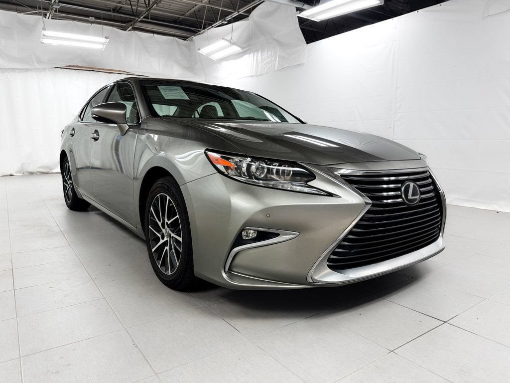 Used 2017 Lexus ES 350 w/ Luxury Pkg & Navigation w/ Luxury Package FWD image 8