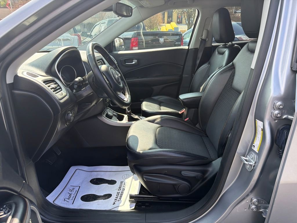 Used 2018 Jeep Compass Latitude w/ Cold Weather Group image 8