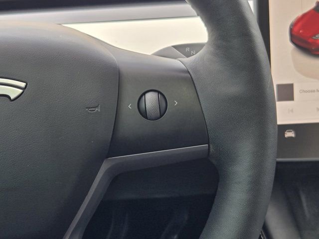 Used 2023 Tesla Model Y Performance AWD/4WD image 28