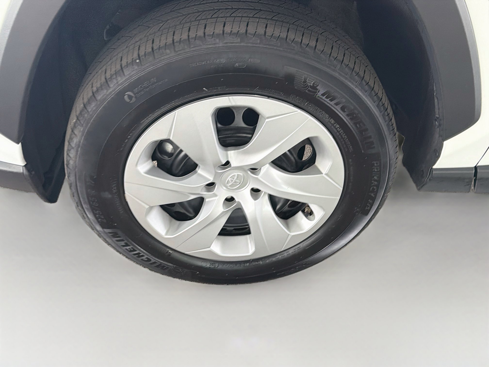 Used 2025 Toyota RAV4 LE AWD/4WD image 11